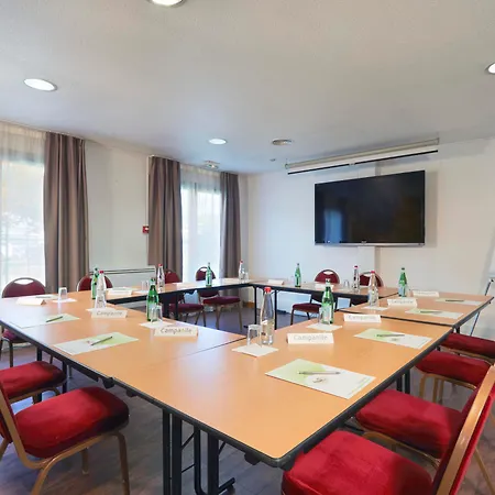 Hotel Campanile 3*