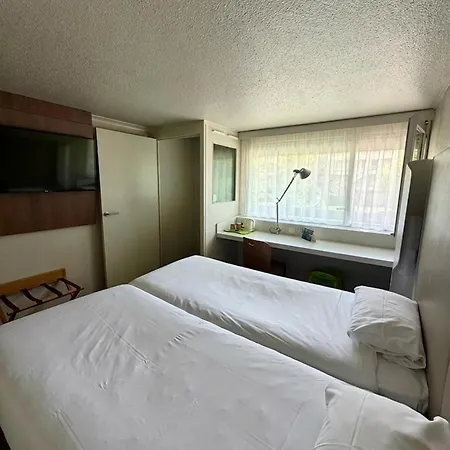 Otel Campanile