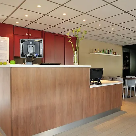 Otel Campanile 3*